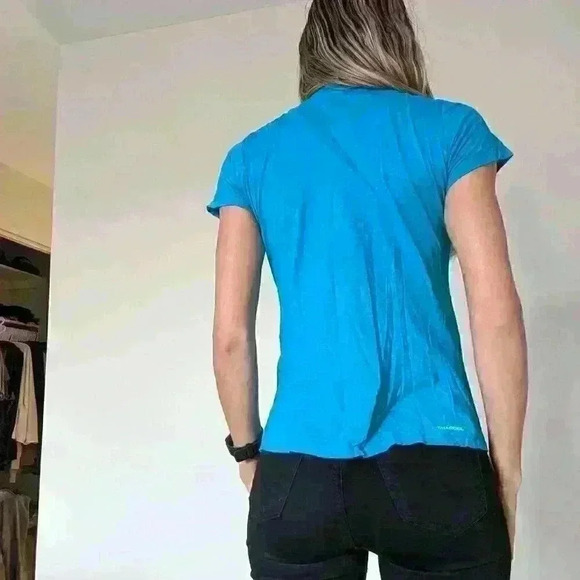 Under Armour, semi-Fitted, v-neck, t-shirt,  blue, size small - Picture 2 of 6